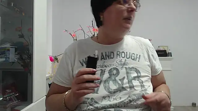 Amandamuller1982 online show from November 23, 2025, 7:19 am