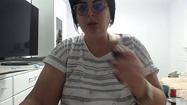 Amandamuller1982 online show from January 8, 2026, 9:44 am