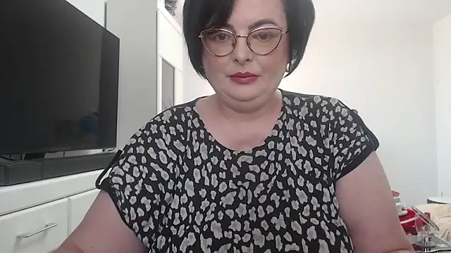 Amandamuller1982 online show from May 6, 2026, 7:46 am