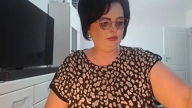 Amandamuller1982 online show from May 15, 2026, 12:56 pm