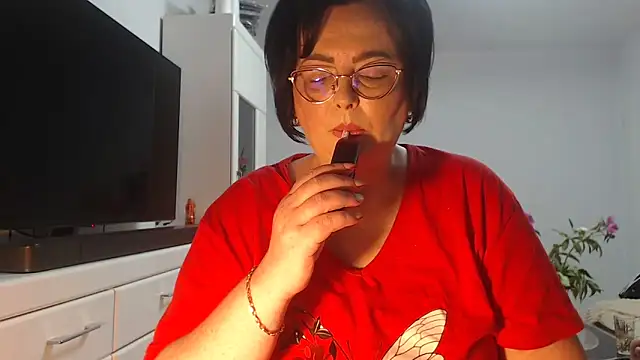 Amandamuller1982 online show from May 27, 2026, 7:00 pm