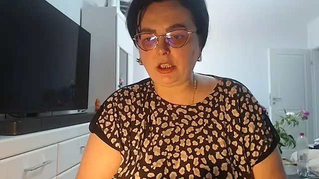 Amandamuller1982 online show from May 29, 2026, 7:39 am