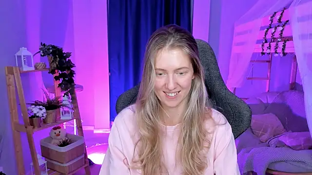 Snapshot of Sharon_Evansi chatting on March 7, 2026, 2:03 pm Sharon Evansi online show from March 7, 2026, 2:03 pm