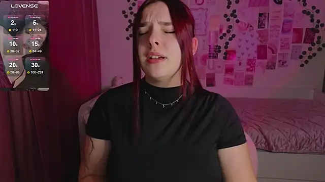 CookyDaisy online show from November 18, 2025, 8:02 pm