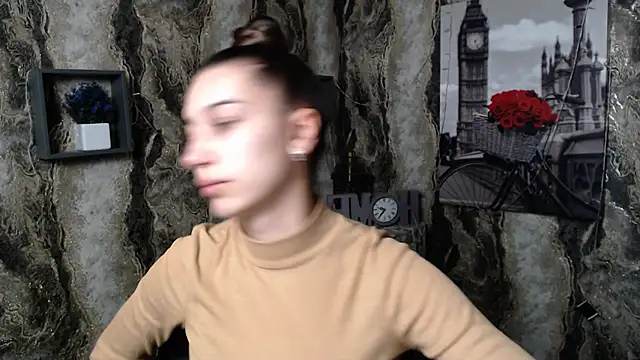 Snapshot of KarolinaRosse_ chatting on December 31, 2024, 3:45 am KarolinaRosse online show from December 31, 2024, 3:45 am