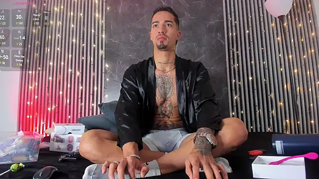 Snapshot of Duriel_ chatting on December 21, 2024, 12:06 pm Duriel online show from December 21, 2024, 12:06 pm