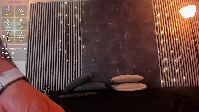 Snapshot of Duriel_ chatting on December 21, 2024, 3:09 pm Duriel online show from December 21, 2024, 3:09 pm