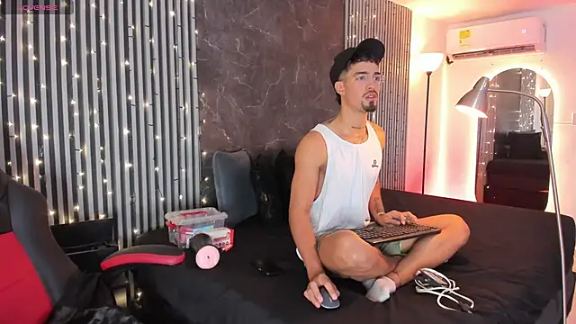 Snapshot of Duriel_ chatting on January 4, 2025, 12:27 pm Duriel online show from January 4, 2025, 12:27 pm