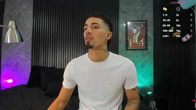 Snapshot of Duriel_ chatting on January 8, 2025, 12:26 pm Duriel online show from January 8, 2025, 12:26 pm