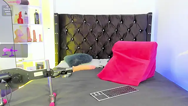 Snapshot of Duriel_ chatting on November 9, 2025, 1:04 am Duriel online show from November 9, 2025, 1:04 am