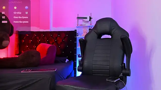 Snapshot of Duriel_ chatting on December 2, 2025, 6:36 pm Duriel online show from December 2, 2025, 6:36 pm