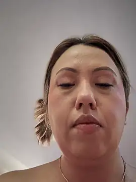 Snapshot of VIOLETA-25_ chatting on January 10, 2026, 2:41 pm VIOLETA-25 online show from January 10, 2026, 2:41 pm