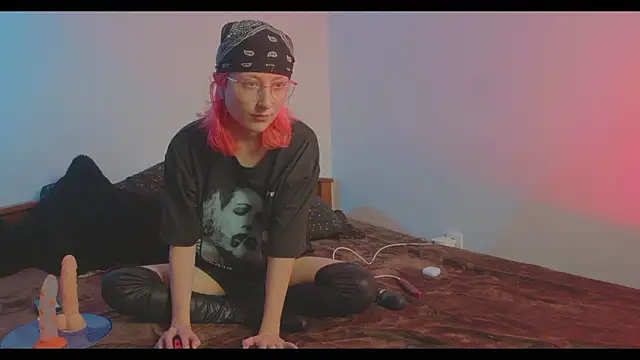 Snapshot of Bloom-fairy chatting on January 15, 2026, 12:43 pm Bloom-fairy online show from January 15, 2026, 12:43 pm