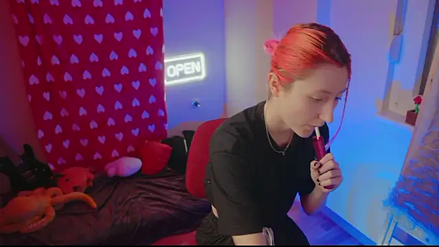 Snapshot of Bloom-fairy chatting on February 16, 2026, 1:51 pm Bloom-fairy online show from February 16, 2026, 1:51 pm