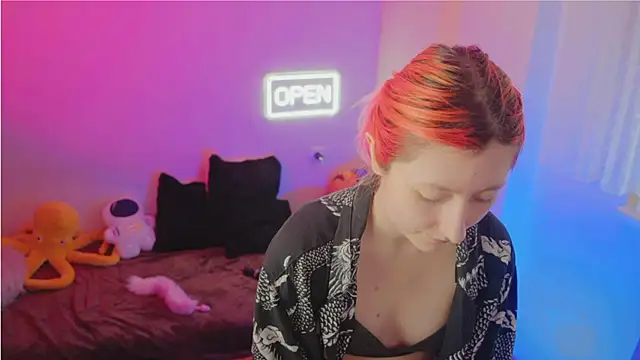 Snapshot of Bloom-fairy chatting on February 24, 2026, 1:42 pm Bloom-fairy online show from February 24, 2026, 1:42 pm