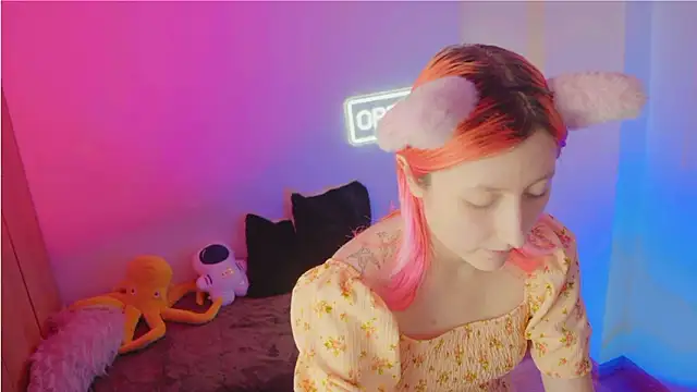 Snapshot of Bloom-fairy chatting on February 26, 2026, 2:16 pm Bloom-fairy online show from February 26, 2026, 2:16 pm