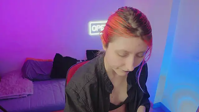 Snapshot of Bloom-fairy chatting on March 4, 2026, 2:56 pm Bloom-fairy online show from March 4, 2026, 2:56 pm