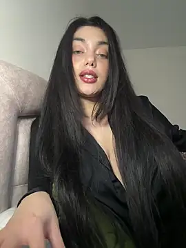 Sweet Khalifa  online show from September 24, 2025, 3:04 pm