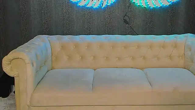 anemarieejolie online show from January 9, 2025, 8:44 pm