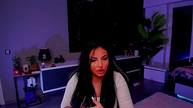 Snapshot of anemarieejolie chatting on February 28, 2026, 6:20 pm anemarieejolie online show from February 28, 2026, 6:20 pm