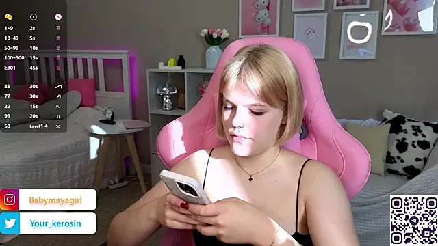 Snapshot of Maya_Rave chatting on March 18, 2025, 6:57 am Maya Rave online show from March 18, 2025, 6:57 am