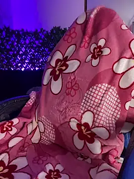 bonnie 18x online show from November 12, 2025, 10:52 pm