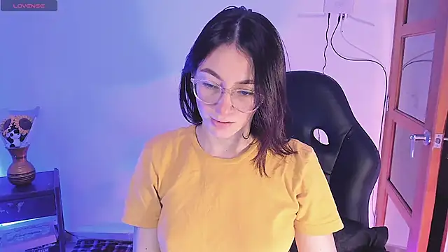 Snapshot of haanna_thompsoon chatting on December 9, 2024, 6:57 pm haanna thompsoon online show from December 9, 2024, 6:57 pm