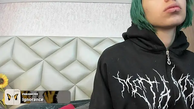 Im gaia online show from November 23, 2025, 12:05 pm