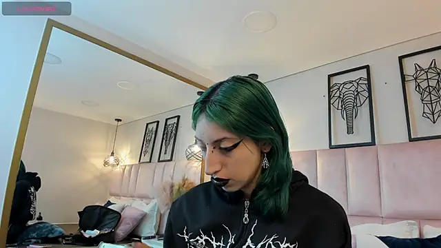 Im gaia online show from November 30, 2025, 12:31 pm