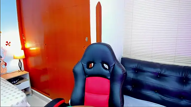 Snapshot of Edelaine_rogers chatting on December 15, 2025, 6:06 am Edelaine rogers online show from December 15, 2025, 6:06 am