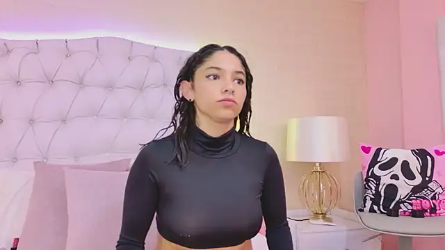 HazelMoret online show from April 4, 2026, 11:08 am