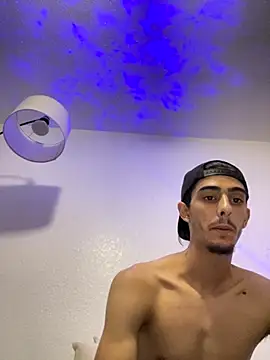 Snapshot of kennylove420 chatting on October 6, 2025, 4:10 am kennylove420 online show from October 6, 2025, 4:10 am