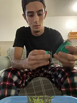 Snapshot of kennylove420 chatting on October 7, 2025, 11:02 pm kennylove420 online show from October 7, 2025, 11:02 pm