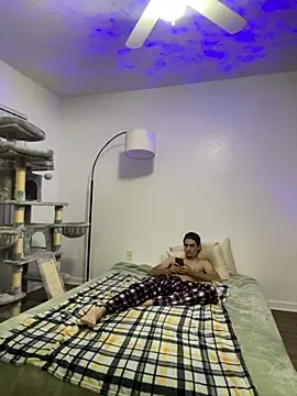 Snapshot of kennylove420 chatting on October 16, 2025, 1:06 am kennylove420 online show from October 16, 2025, 1:06 am