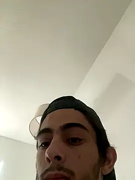 Snapshot of kennylove420 chatting on December 14, 2025, 1:16 pm kennylove420 online show from December 14, 2025, 1:16 pm