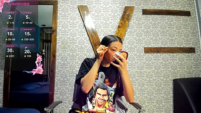 Mia scarlet69 online show from February 5, 2025, 12:17 pm