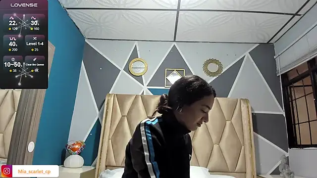 Mia scarlet69 online show from September 20, 2025, 12:06 pm