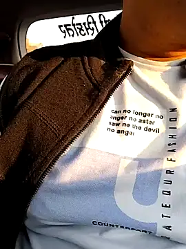 hardyloves online show from January 4, 2025, 2:25 am