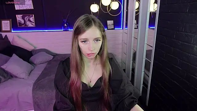 Snapshot of OliviaGentle chatting on December 1, 2024, 11:47 pm OliviaGentle online show from December 1, 2024, 11:47 pm