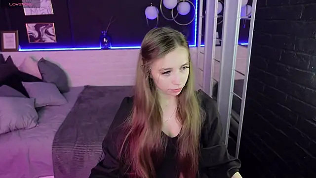 Snapshot of OliviaGentle chatting on December 2, 2024, 3:47 am OliviaGentle online show from December 2, 2024, 3:47 am