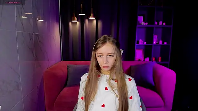 Snapshot of OliviaGentle chatting on December 3, 2024, 7:00 pm OliviaGentle online show from December 3, 2024, 7:00 pm