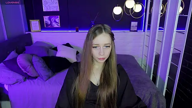 Snapshot of OliviaGentle chatting on December 14, 2024, 10:18 pm OliviaGentle online show from December 14, 2024, 10:18 pm