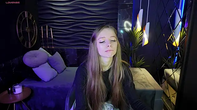 Snapshot of OliviaGentle chatting on January 13, 2025, 5:44 am OliviaGentle online show from January 13, 2025, 5:44 am