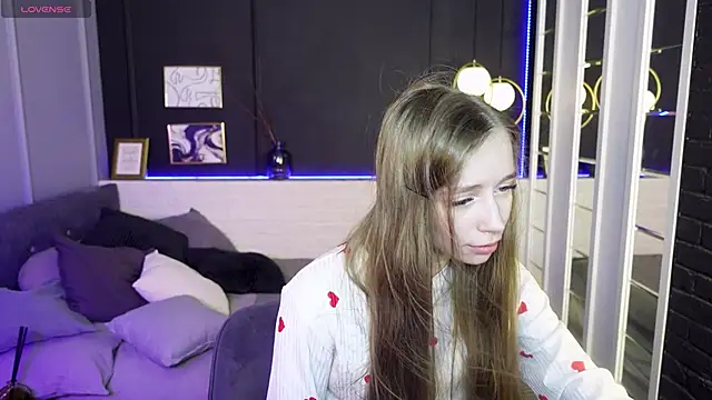 Snapshot of OliviaGentle chatting on February 9, 2025, 4:36 am OliviaGentle online show from February 9, 2025, 4:36 am