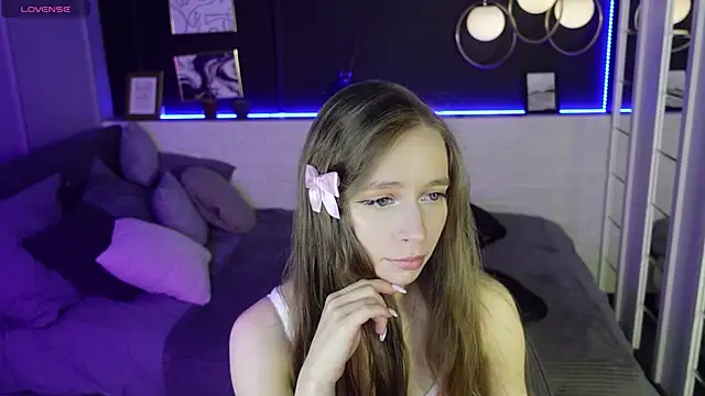 Snapshot of OliviaGentle chatting on February 19, 2025, 10:42 pm OliviaGentle online show from February 19, 2025, 10:42 pm