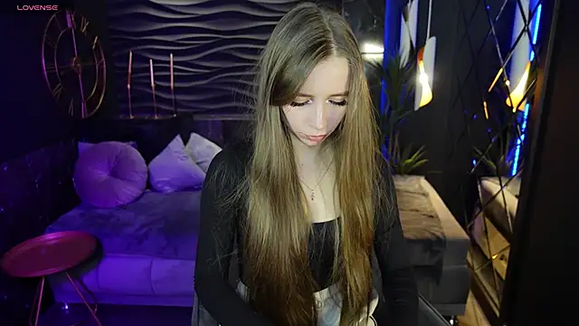 Snapshot of OliviaGentle chatting on February 21, 2025, 10:59 pm OliviaGentle online show from February 21, 2025, 10:59 pm