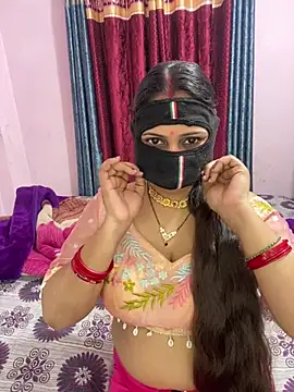 Snapshot of mickey_love chatting on February 7, 2026, 7:45 am mickey love online show from February 7, 2026, 7:45 am