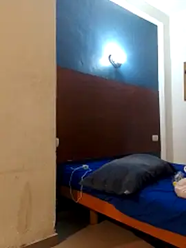 Snapshot of BURN666ING chatting on December 14, 2025, 1:00 am BURN666ING online show from December 14, 2025, 1:00 am