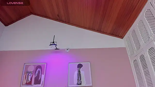 elodie walker online show from October 31, 2025, 1:01 pm