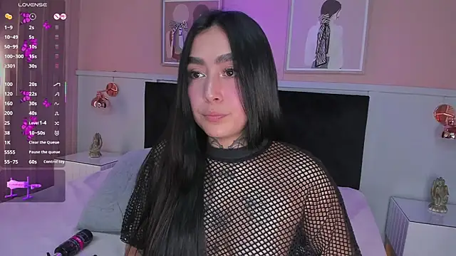 elodie walker online show from November 11, 2025, 1:22 pm